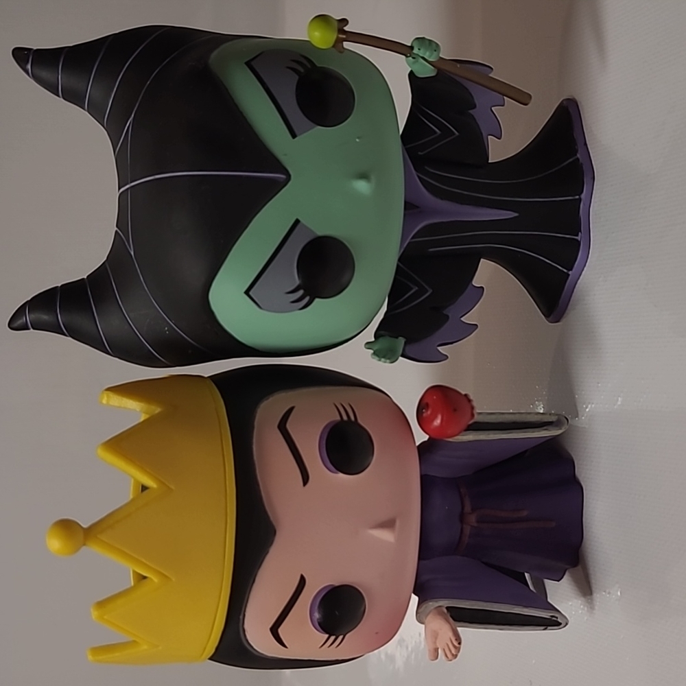 FUNKO Disney  pop snow white evil queen  and Maleficent vinyl figure